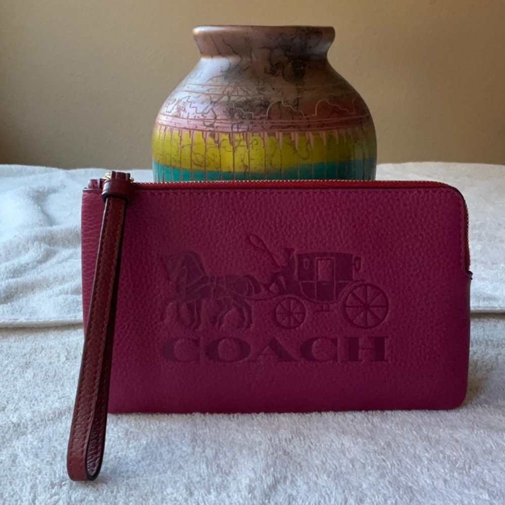 🐴 COACH LARGE CORNER WRISTLET WITH HORSE AND CARRIAGE 🐴 - Picture 16 of 16